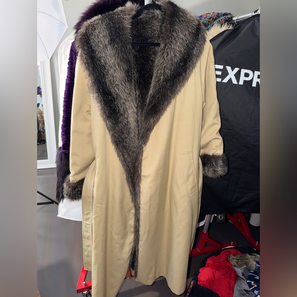 Country pacer tan real fur coat - Picture 6 of 9